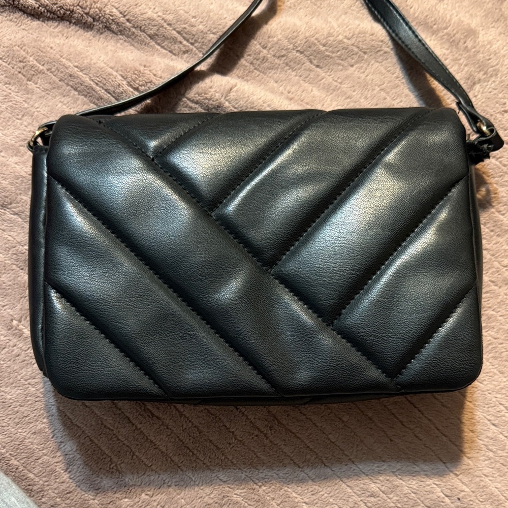 Elegant Black Quilted Shoulder Bag